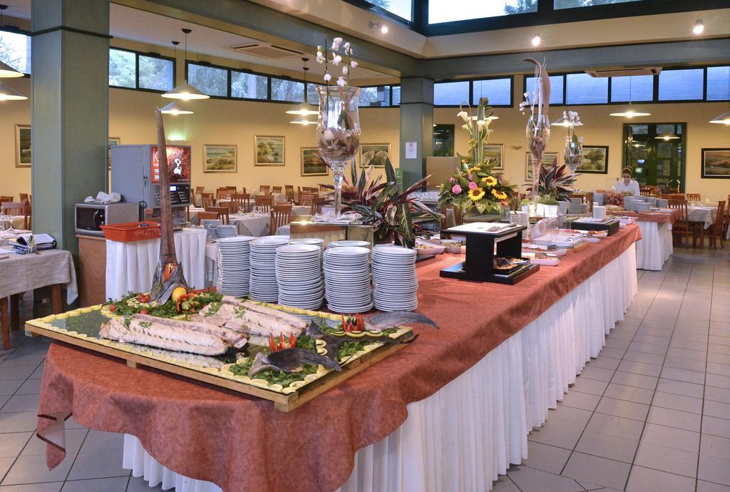 Club Village & Hotel Spiaggia Romea Lido di Volano Extérieur photo